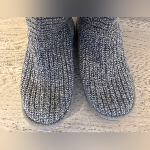 UGG Knit Women's Boots (F3011H) - Size 8 Color Grey - Picture 8 of 11